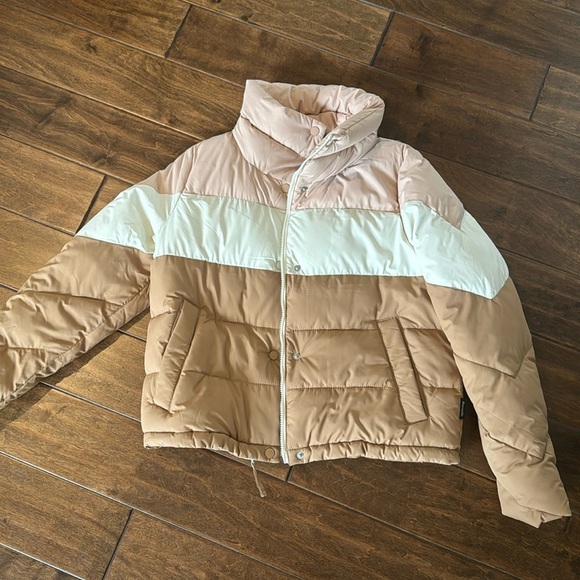 A&F Excellent condition puffer - Picture 1 of 4
